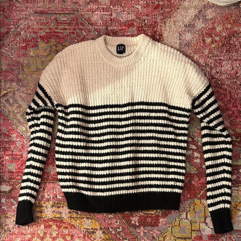 Knit Sweater - Vintage GAP - black & white striped sweater